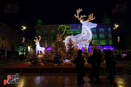 زين عيد الميلاد تكتسى الشوالاع فى فرنسا زين عيد الميلاد تكتسى الشوالاع فى فرنسا