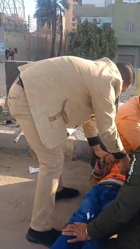 صابر ينقذ عامل النظافة_1