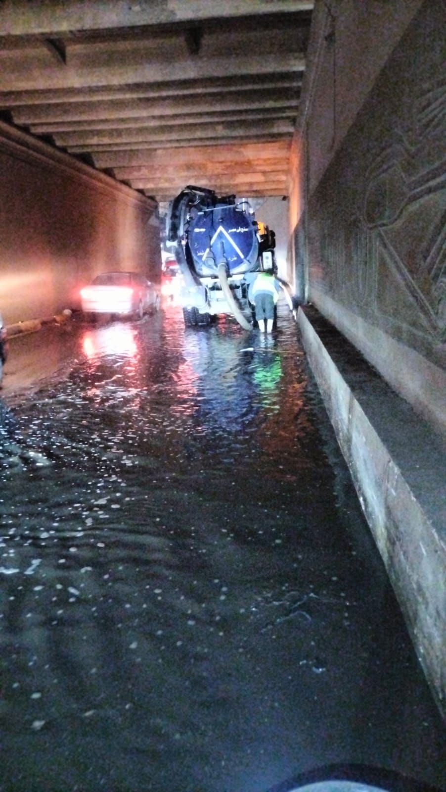 عمليات شفط مياه الامطار (2) عمليات شفط مياه الامطار (2)