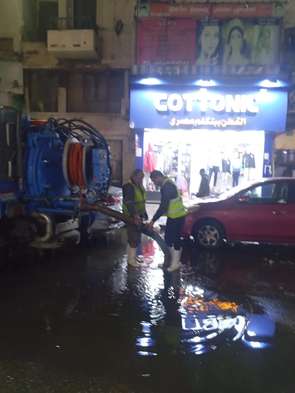 عمليات شفط مياه الامطار (4) عمليات شفط مياه الامطار (4)