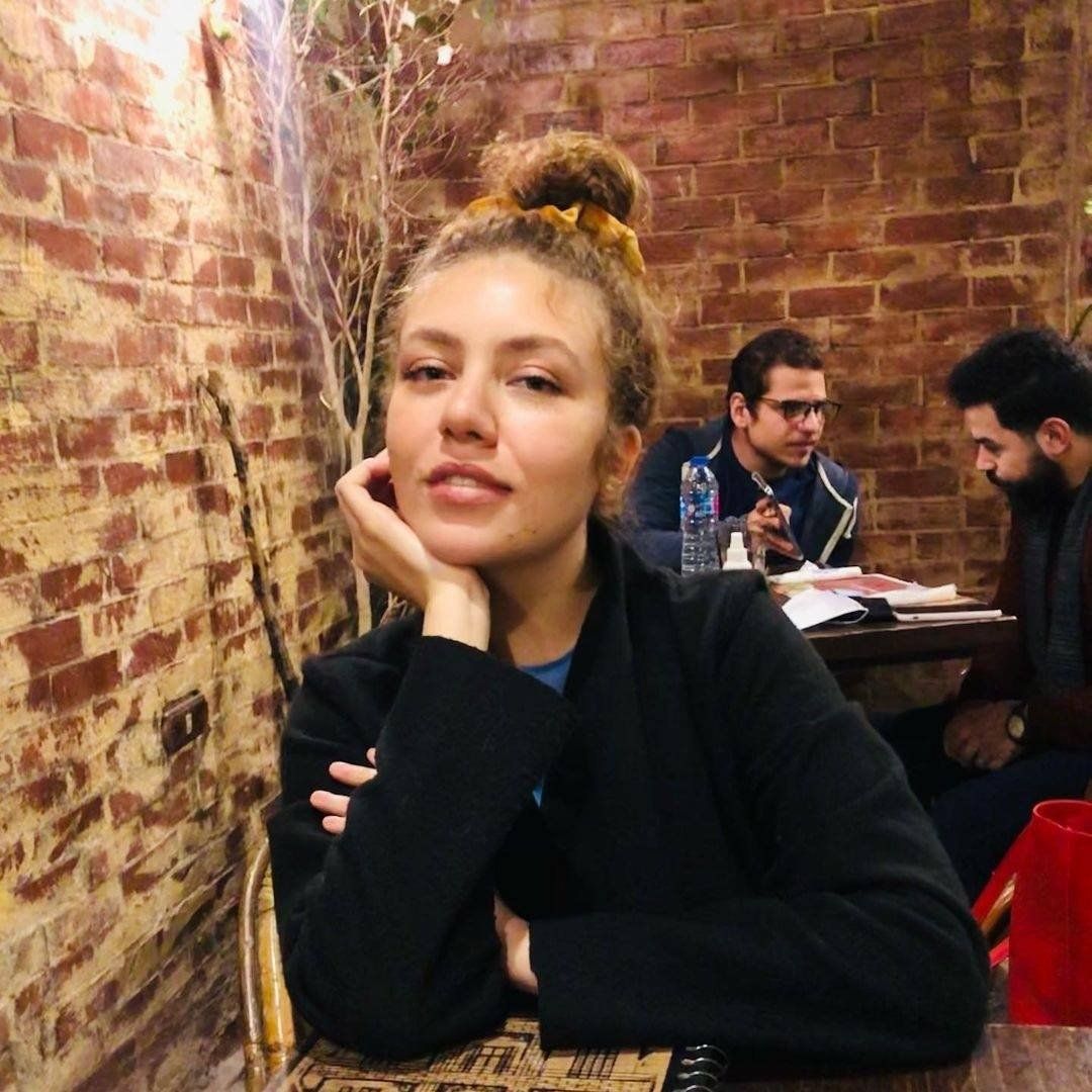 الفنانة الشابة رحمة حسن الفنانة الشابة رحمة حسن