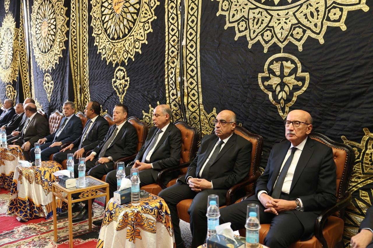 وزير العدل يؤدى واجب العزاء فى قضاة المنيا (1) وزير العدل يؤدى واجب العزاء فى قضاة المنيا (1)