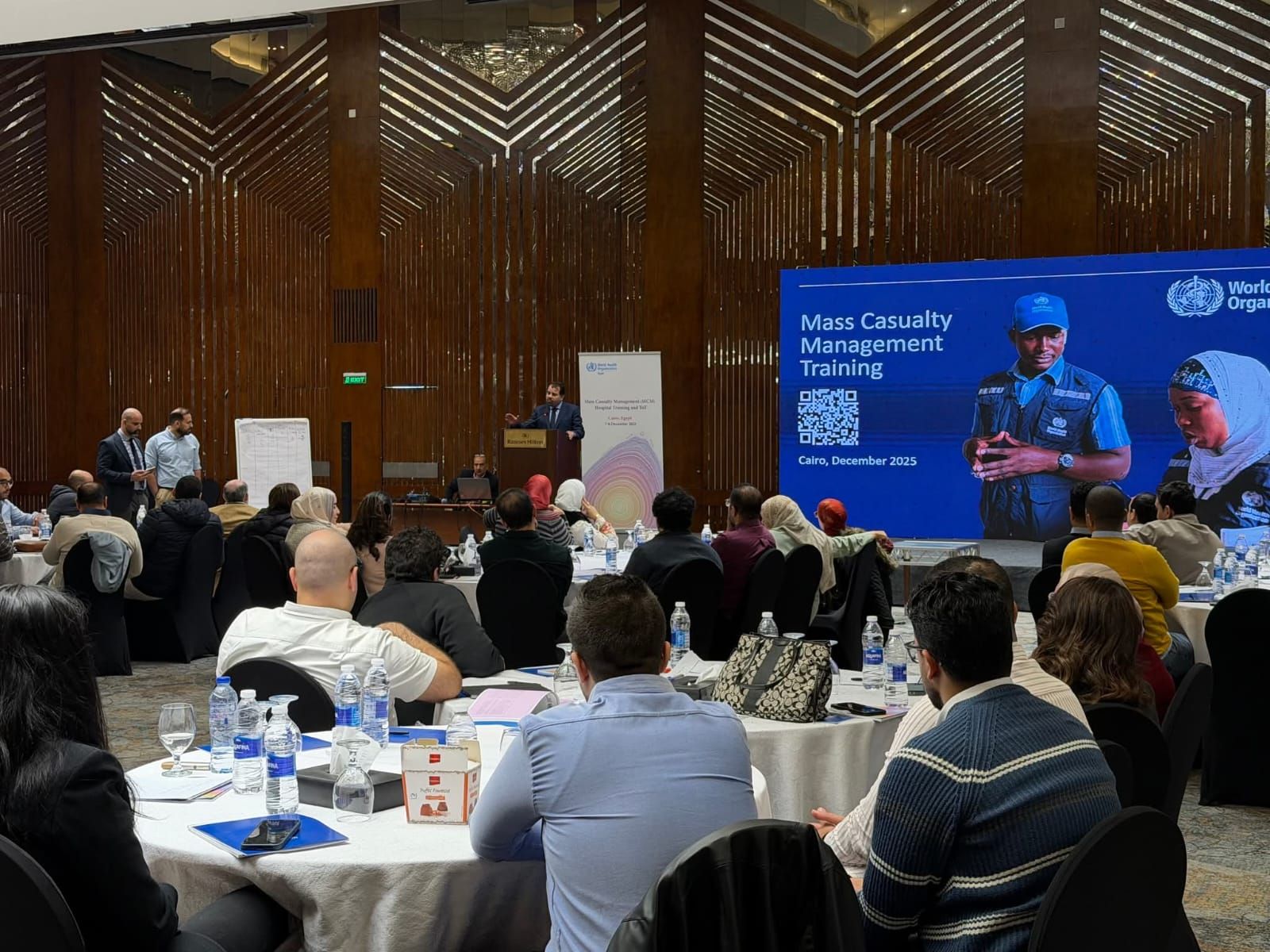 خلال تدريب العاملين الصحيين بالمستشفيات عن التعامل مع الاصابات خلال تدريب العاملين الصحيين بالمستشفيات عن التعامل مع الاصابات