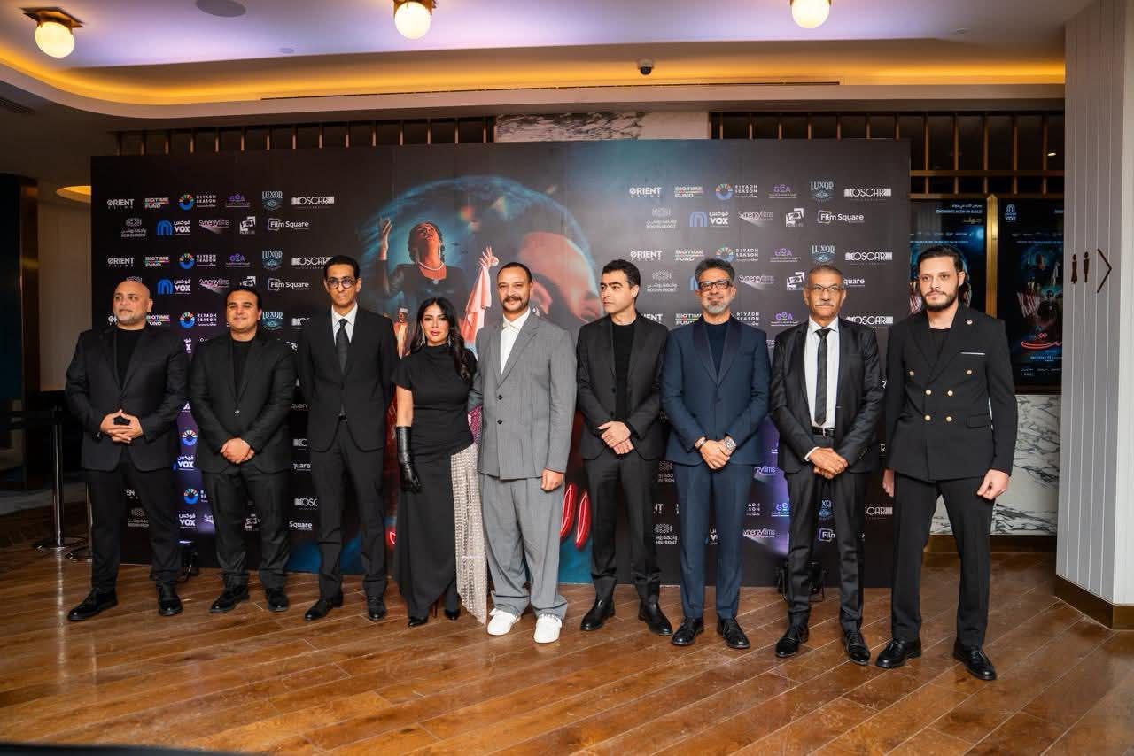 صورة كبيرة لأبطال الفيلم صورة كبيرة لأبطال الفيلم