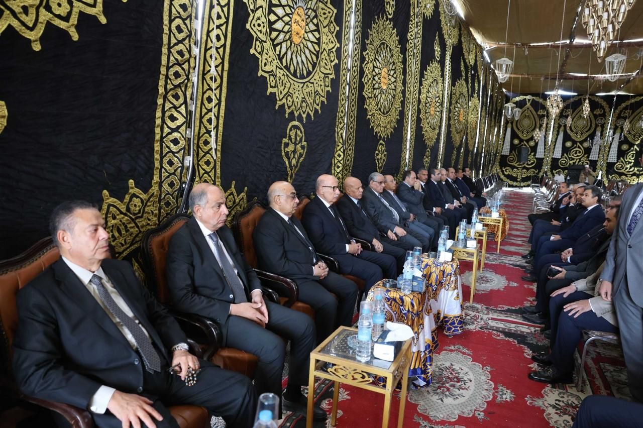 وزير العدل يؤدى واجب العزاء فى قضاة المنيا (5) وزير العدل يؤدى واجب العزاء فى قضاة المنيا (5)
