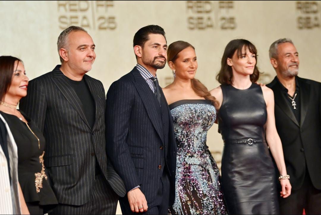 استقبال حافل للفيلم المصري القصص بحضور أمير المصري ونيللي كريم ولبلبة وإلهام شاهين وهنا شيخة بالبحر الأحمر (2) استقبال حافل للفيلم المصري القصص بحضور أمير المصري ونيللي كريم ولبلبة وإلهام شاهين وهنا شيخة بالبحر الأحمر (2)