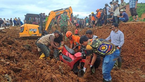 فيضان إندونيسيا (4)