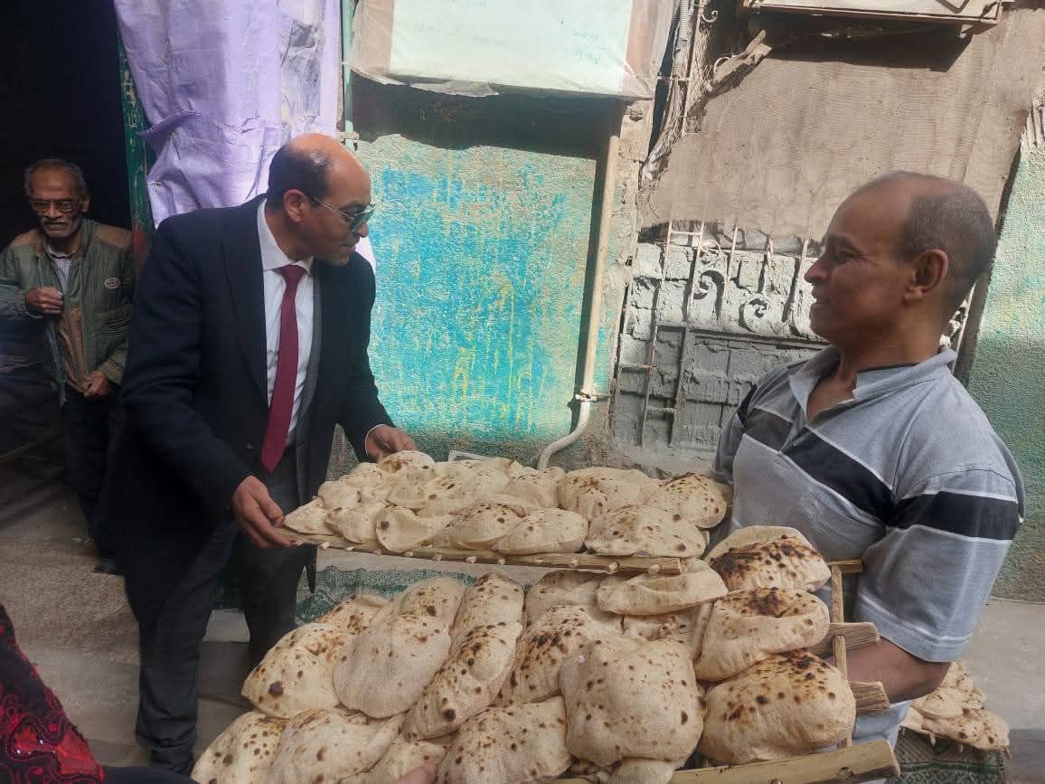 مدير تموين القليوبية خلال الحملة مدير تموين القليوبية خلال الحملة