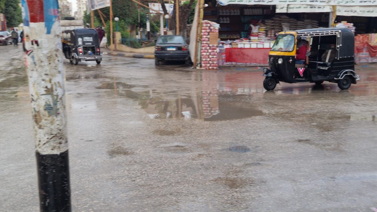 تجمعات للمياه على الأرض تجمعات للمياه على الأرض