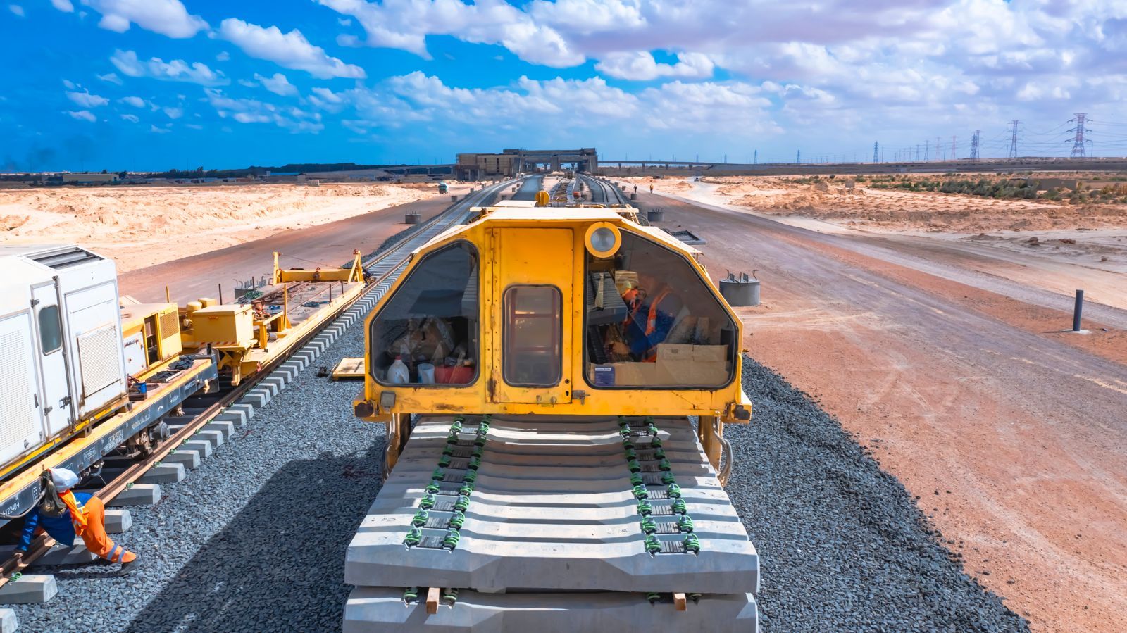 تثبت القضبان باستخدام نظام التثبيت الحديث (Fastening System) تثبت القضبان باستخدام نظام التثبيت الحديث (Fastening System)