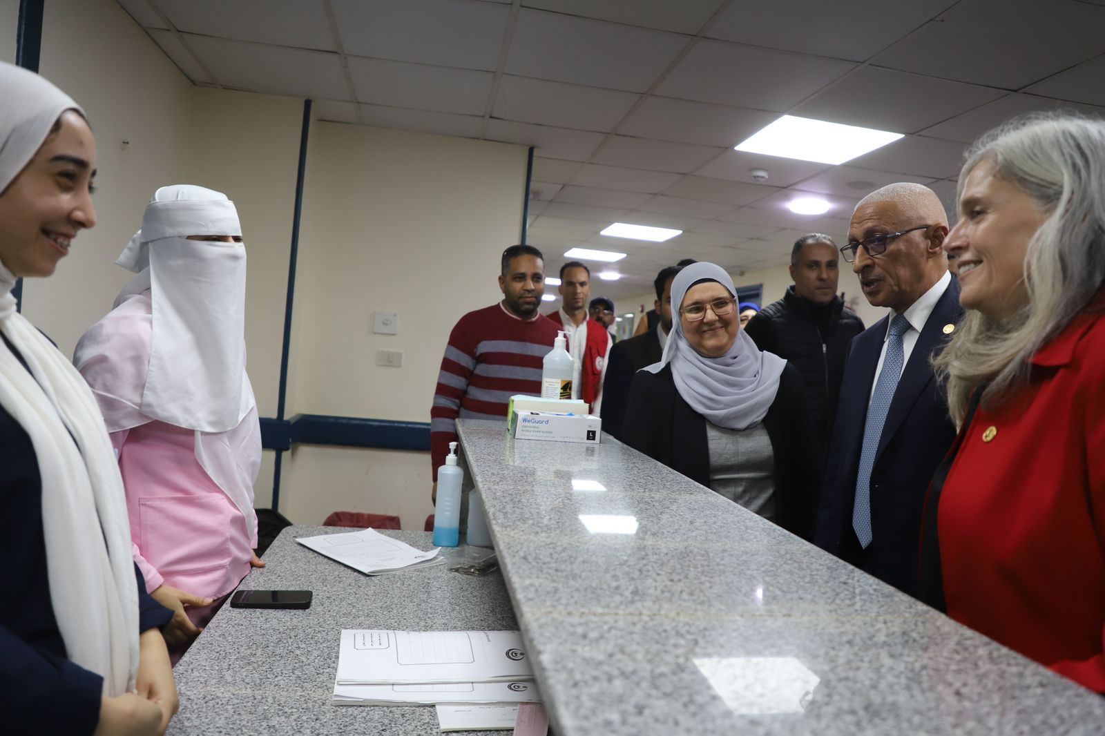 وفد من السفارة الكندية يتفقد مستشفى العريش وفد من السفارة الكندية يتفقد مستشفى العريش