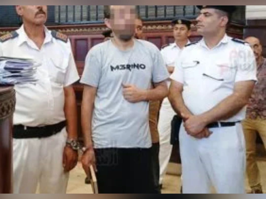 سفاح المعمورة خلال جلسه محاكمته في الإسكندرية سفاح المعمورة خلال جلسه محاكمته في الإسكندرية