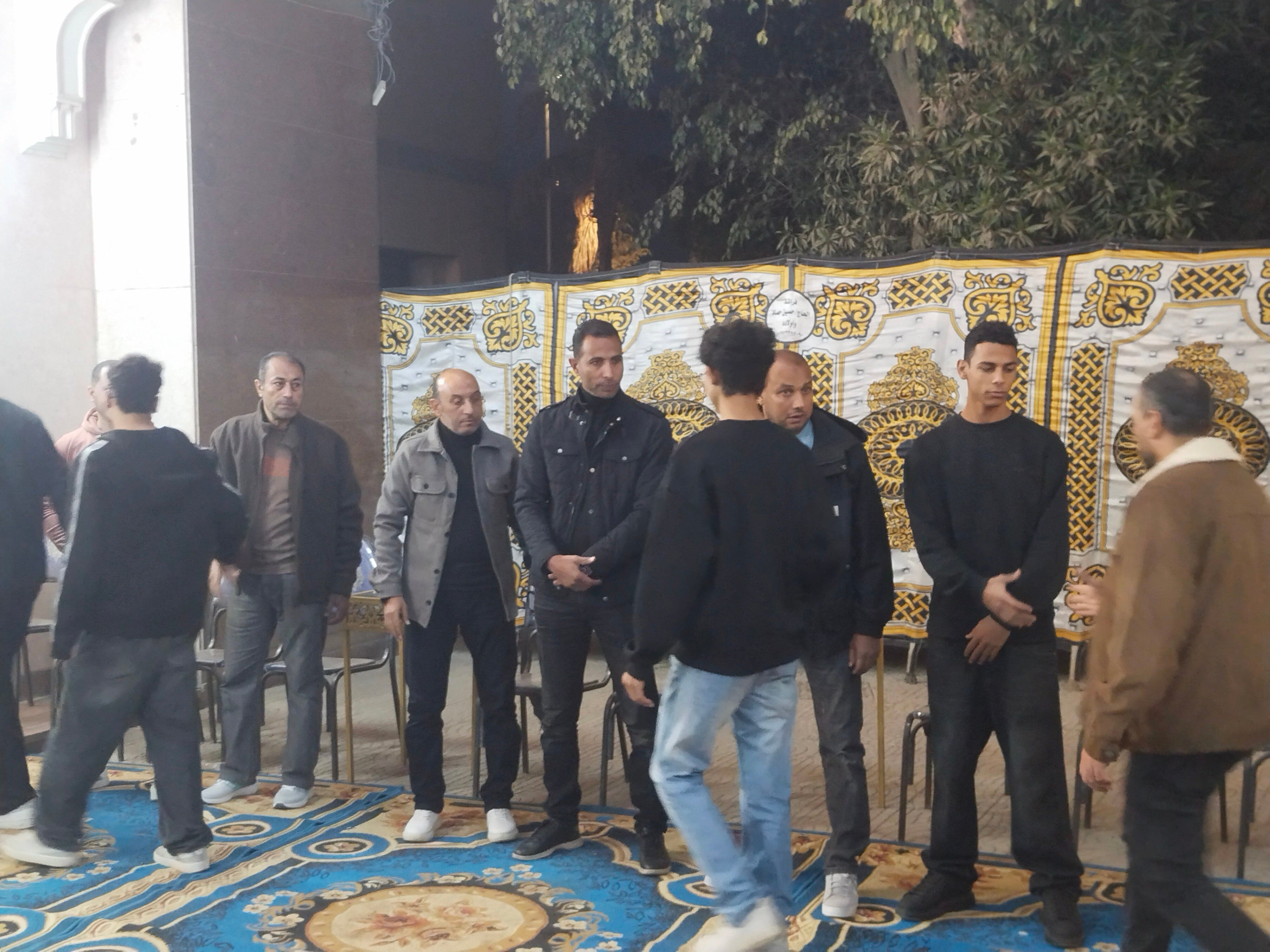 بدء عزاء والدة وائل القباني (4) بدء عزاء والدة وائل القباني (4)