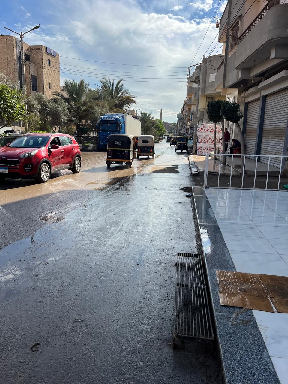 جانب من سقوط الامطار جانب من سقوط الامطار