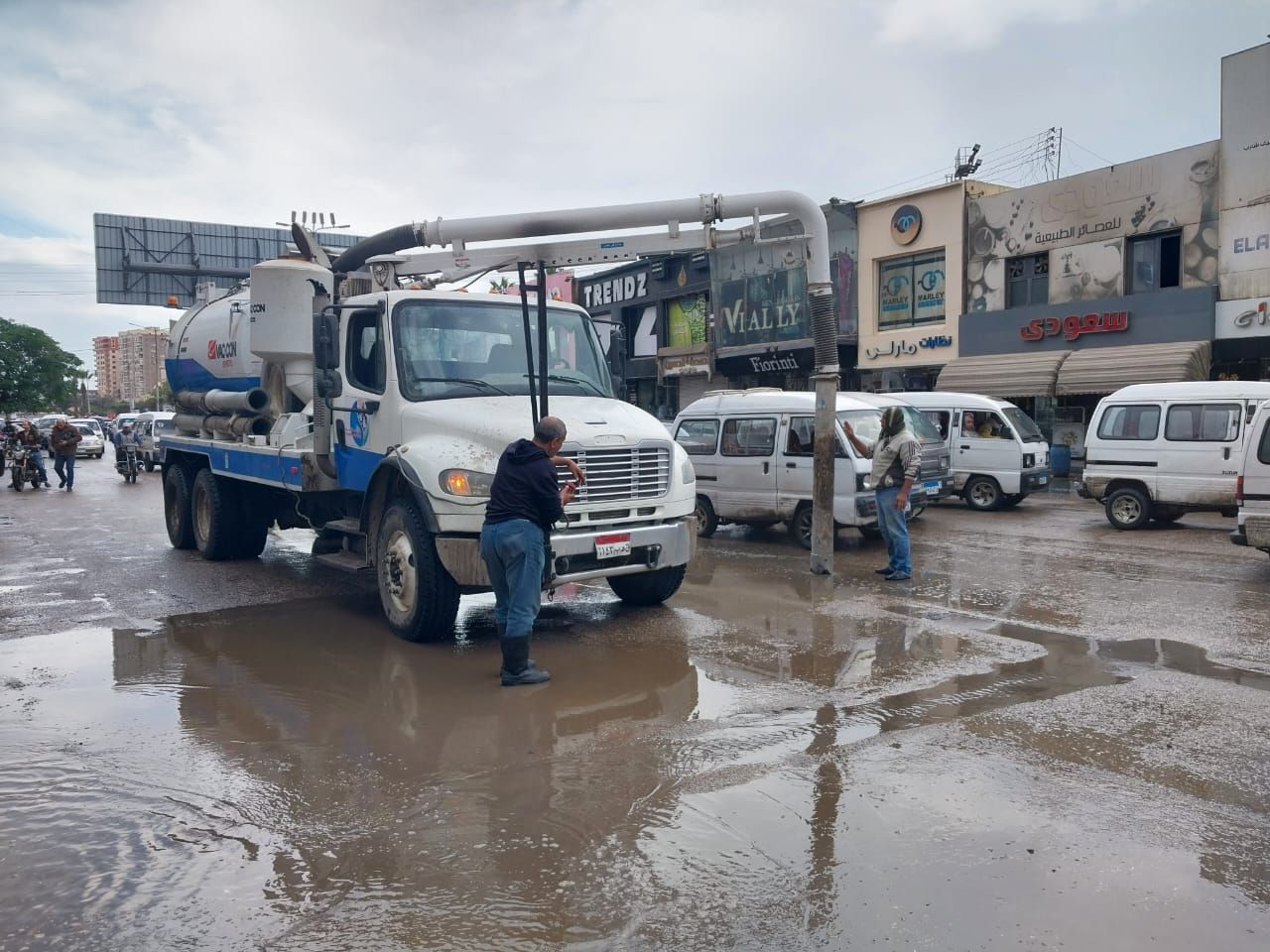 رفع التراكمات من الشوارع رفع التراكمات من الشوارع