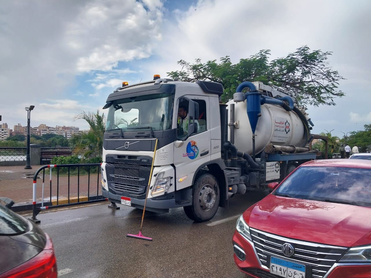 انتشار المعدات في الشوارع انتشار المعدات في الشوارع