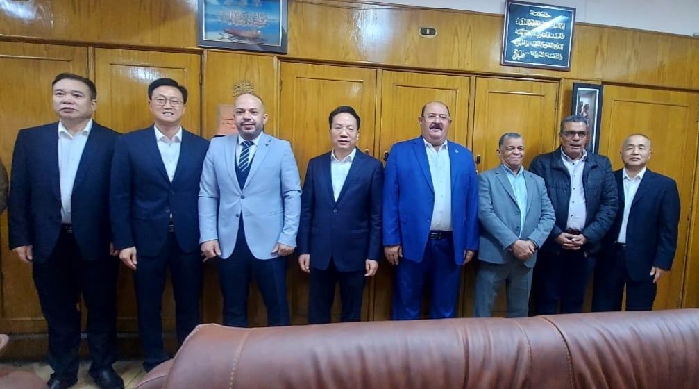 وفد نقابى صينى يزور المقر الرئيسي لنقابة النقل البرى. وفد نقابى صينى يزور المقر الرئيسي لنقابة النقل البرى.