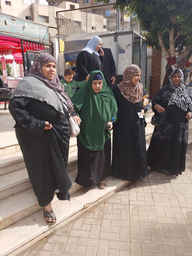 سيدات تشاركن فى الاسحقاق الدستوري سيدات تشاركن فى الاسحقاق الدستوري