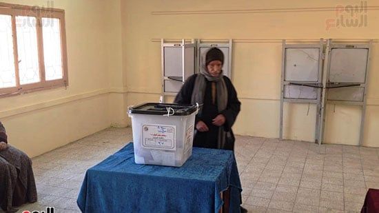 من-داخل-لجنة-التصويت- من-داخل-لجنة-التصويت-