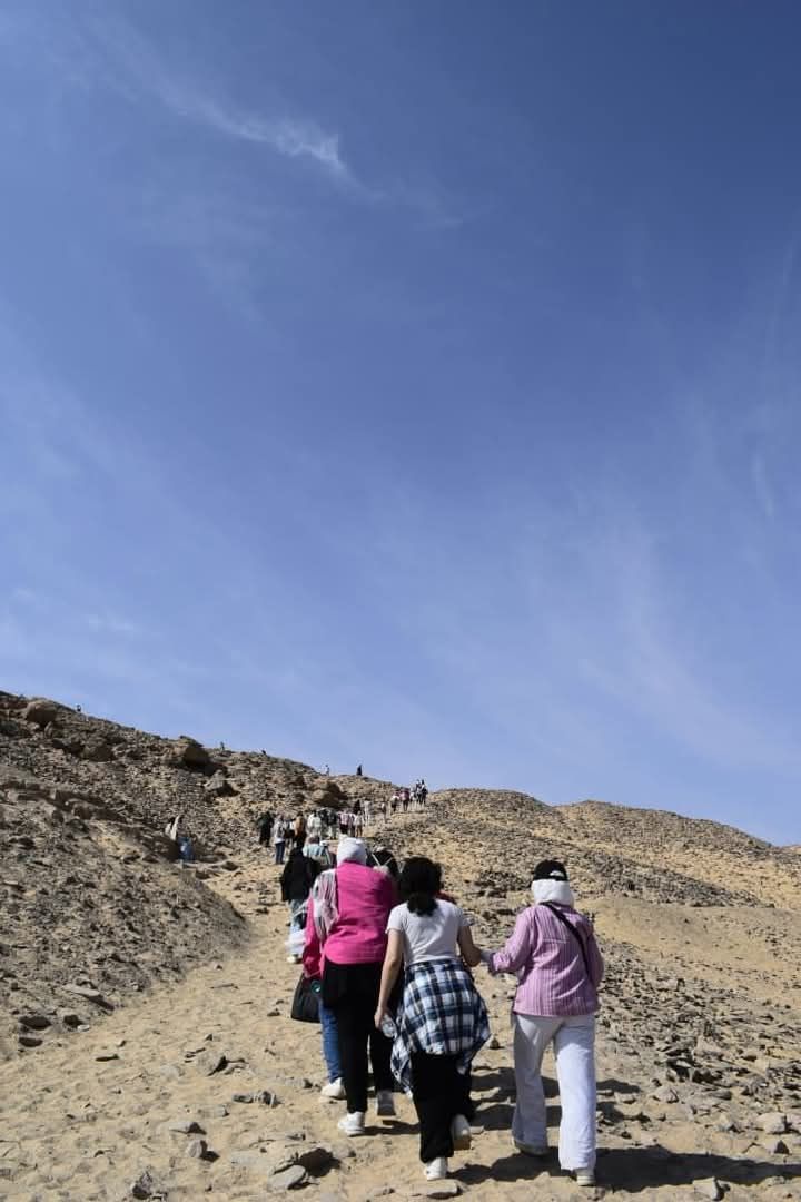 مجموعات طلابية برفقة اساتذتهم مجموعات طلابية برفقة اساتذتهم