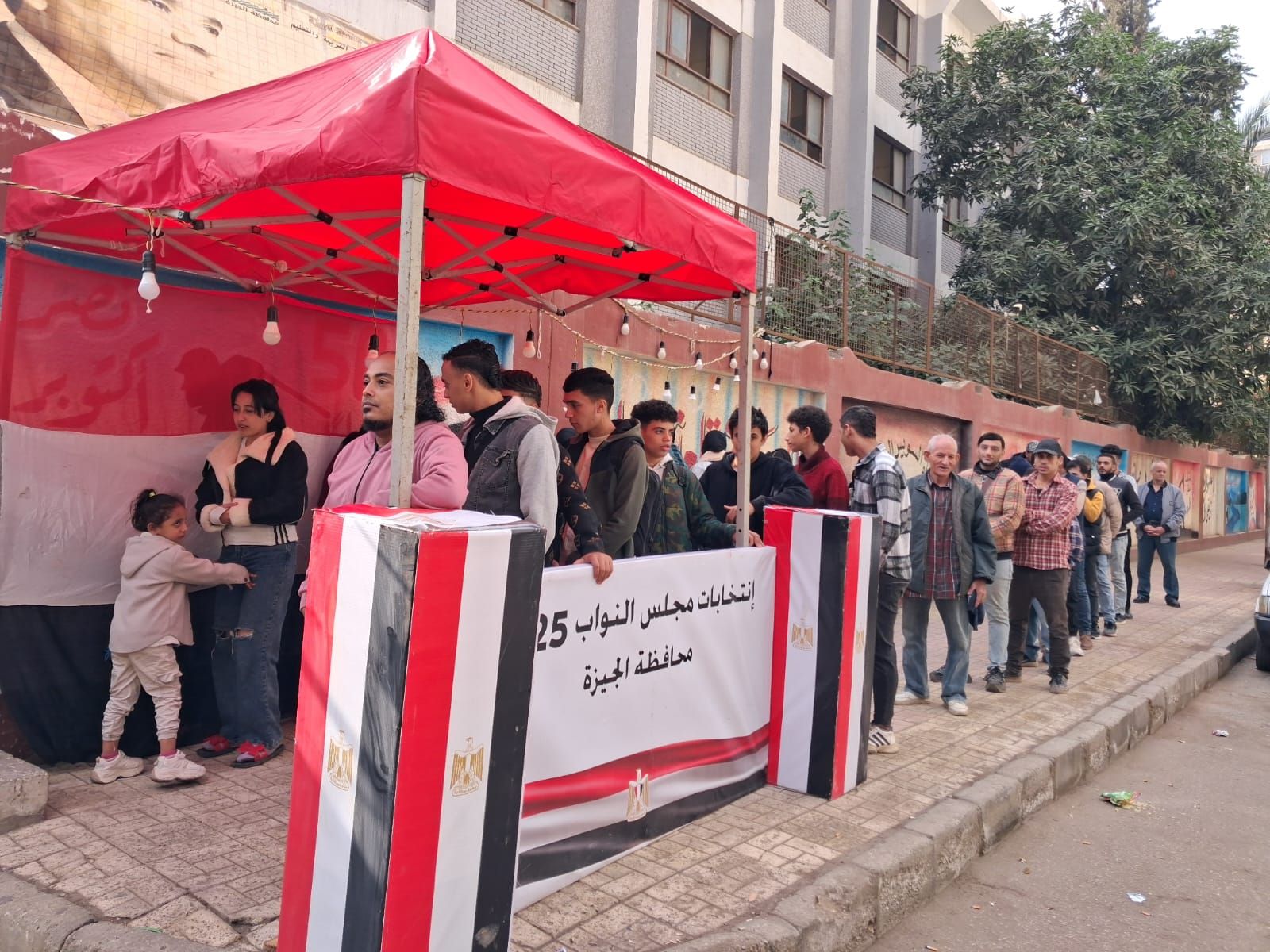 إقبال كبير من الشباب على انتخابات مجلس النواب بالدقى إقبال كبير من الشباب على انتخابات مجلس النواب بالدقى