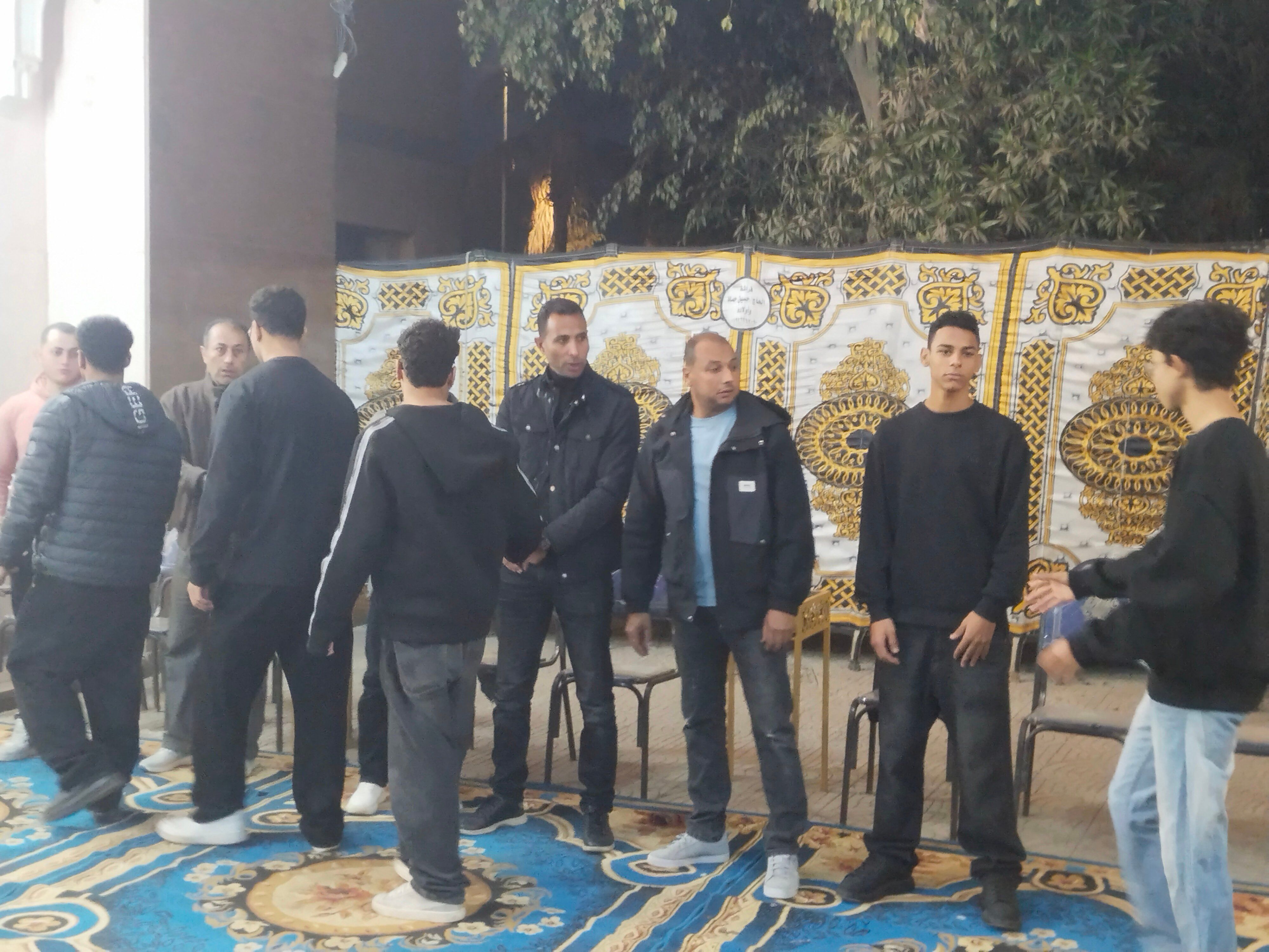 بدء عزاء والدة وائل القباني (3) بدء عزاء والدة وائل القباني (3)