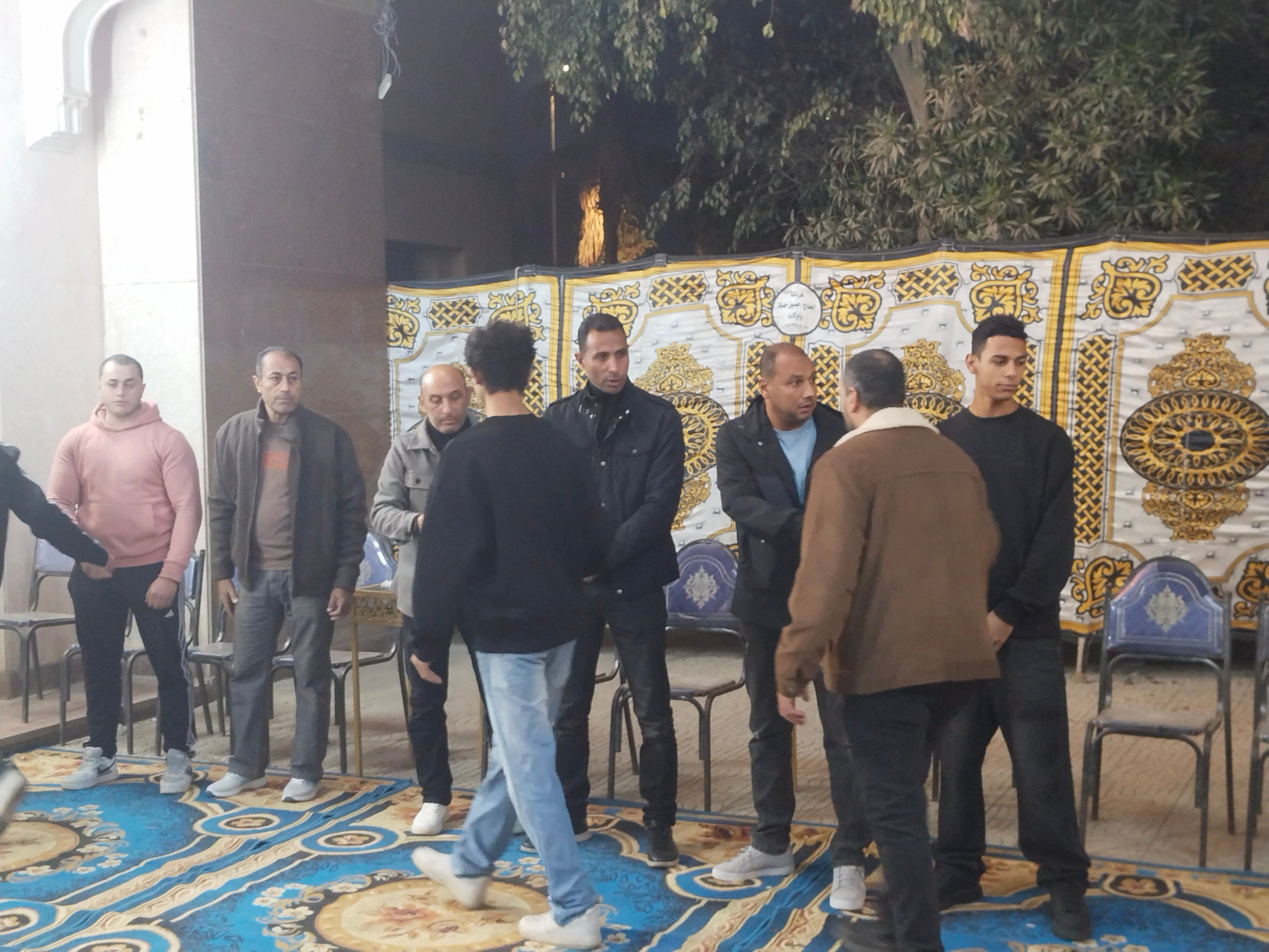 بدء عزاء والدة وائل القباني (1) بدء عزاء والدة وائل القباني (1)