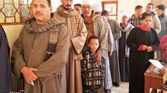 الأجداد-يصطحبون-الأطفال- الأجداد-يصطحبون-الأطفال-