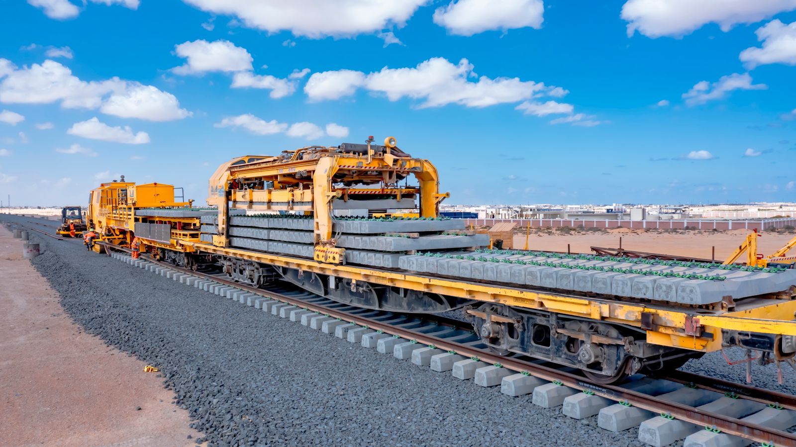 إنتاجية الماكينة بتوصل لـ 2 كيلومتر في اليوم الواحد إنتاجية الماكينة بتوصل لـ 2 كيلومتر في اليوم الواحد