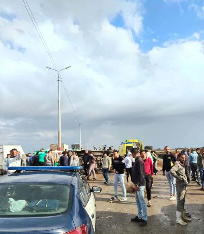 جانب من حادث على رافد الطريق الدولي جانب من حادث على رافد الطريق الدولي