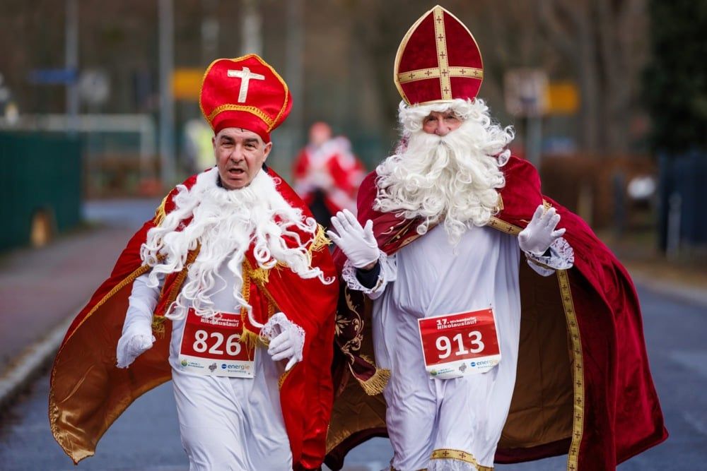 فعاليات سباق بابا نويل السنوى فى ألمانيا (4) فعاليات سباق بابا نويل السنوى فى ألمانيا (4)