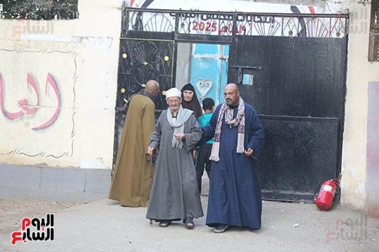 أمام اللجنة أمام اللجنة