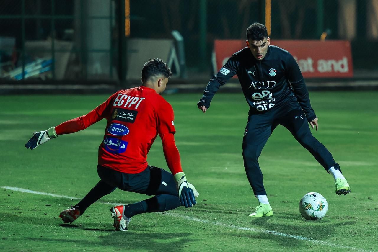 منتخب مصر يواصل تدريباته بالهدف (11) منتخب مصر يواصل تدريباته بالهدف (11)