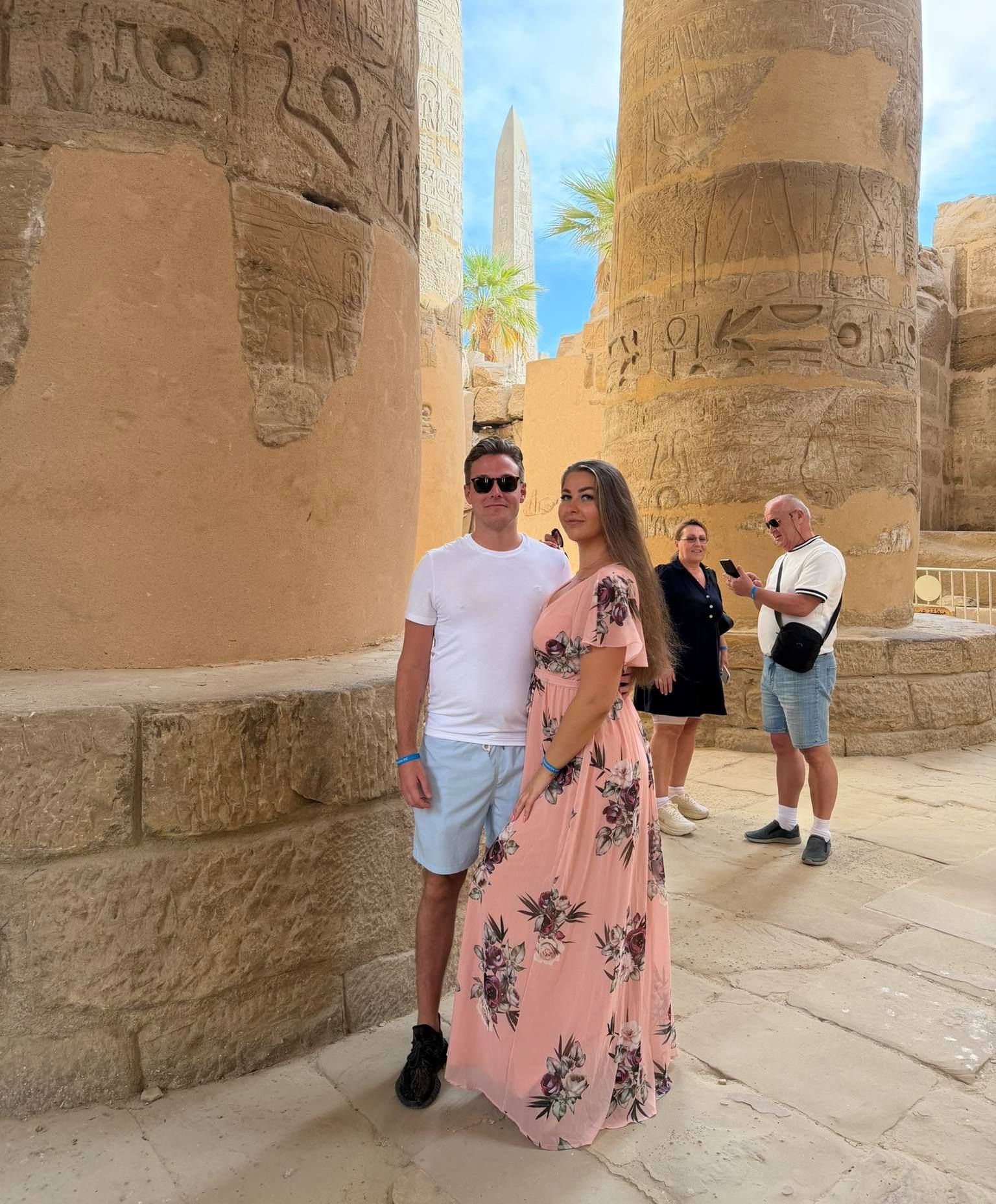 بهجة السائحين فى قلب معابد الكرنك بهجة السائحين فى قلب معابد الكرنك