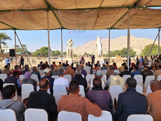 تنصيب-تماثيل-الملك-أمنحتب-الثالث-في-معبد-ملايين-السنين-بالبر-الغربى-(9) تنصيب-تماثيل-الملك-أمنحتب-الثالث-في-معبد-ملايين-السنين-بالبر-الغربى-(9)