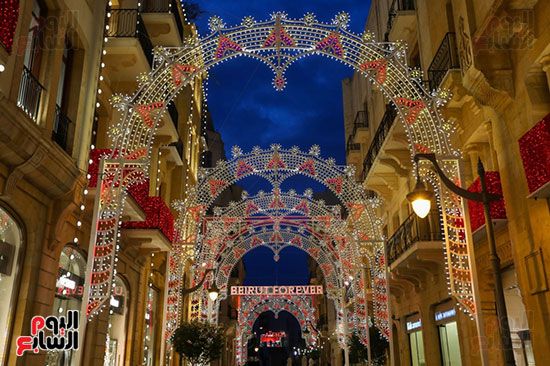 الأضواء تزين بيروت