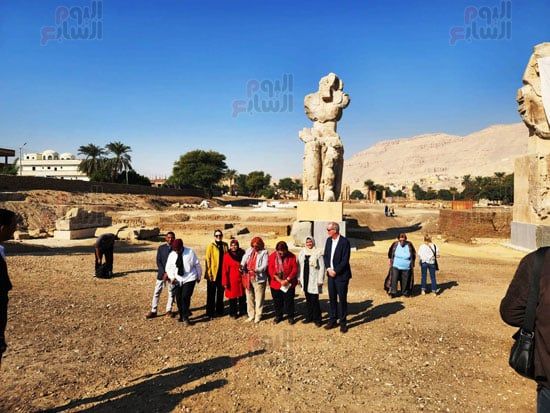 تنصيب-تماثيل-الملك-أمنحتب-الثالث-في-معبد-ملايين-السنين-بالبر-الغربى-(8) تنصيب-تماثيل-الملك-أمنحتب-الثالث-في-معبد-ملايين-السنين-بالبر-الغربى-(8)