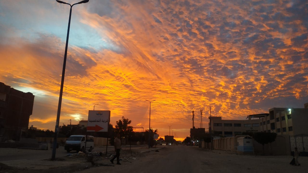 اروع مشاهد الغروب وانعكاس اشعة الشمس على الغيوم - مطروح اروع مشاهد الغروب وانعكاس اشعة الشمس على الغيوم - مطروح