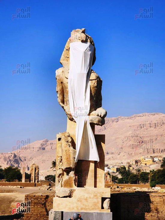 تنصيب-تماثيل-الملك-أمنحتب-الثالث-في-معبد-ملايين-السنين-بالبر-الغربى-(13) تنصيب-تماثيل-الملك-أمنحتب-الثالث-في-معبد-ملايين-السنين-بالبر-الغربى-(13)