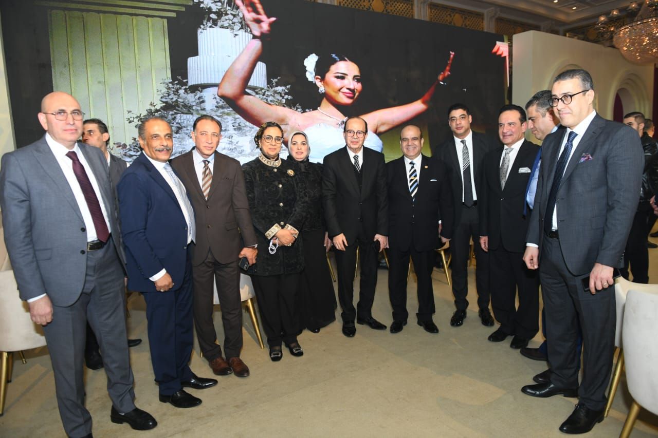 نجل مساعد وزير العدل يحتفل بزفافه في القاهرة (6) نجل مساعد وزير العدل يحتفل بزفافه في القاهرة (6)