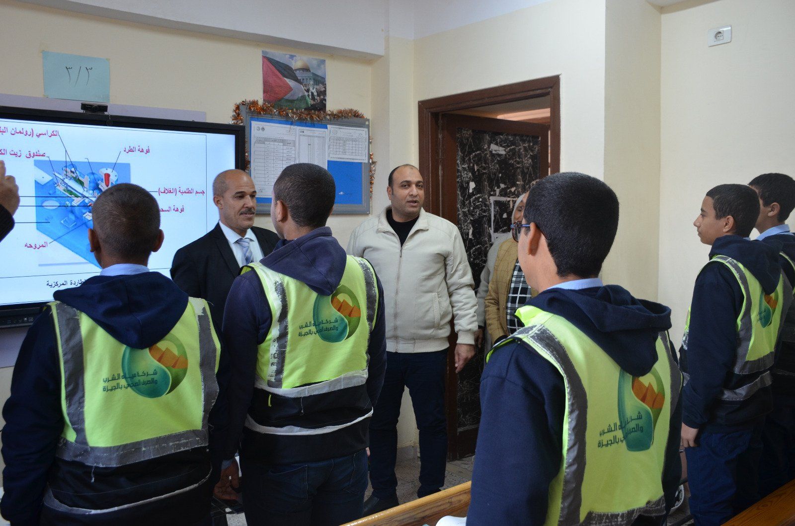 رئيس مياه الجيزة يتفقد المدرسة الثانوية الفنية لمياه الشرب والصرف الصحى رئيس مياه الجيزة يتفقد المدرسة الثانوية الفنية لمياه الشرب والصرف الصحى