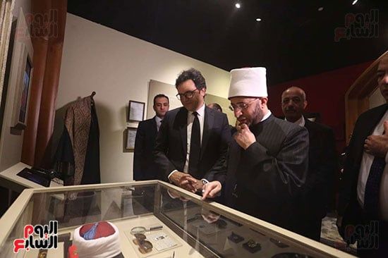 مع مقتنيات متحف قرّاء القرآن الكريم مع مقتنيات متحف قرّاء القرآن الكريم