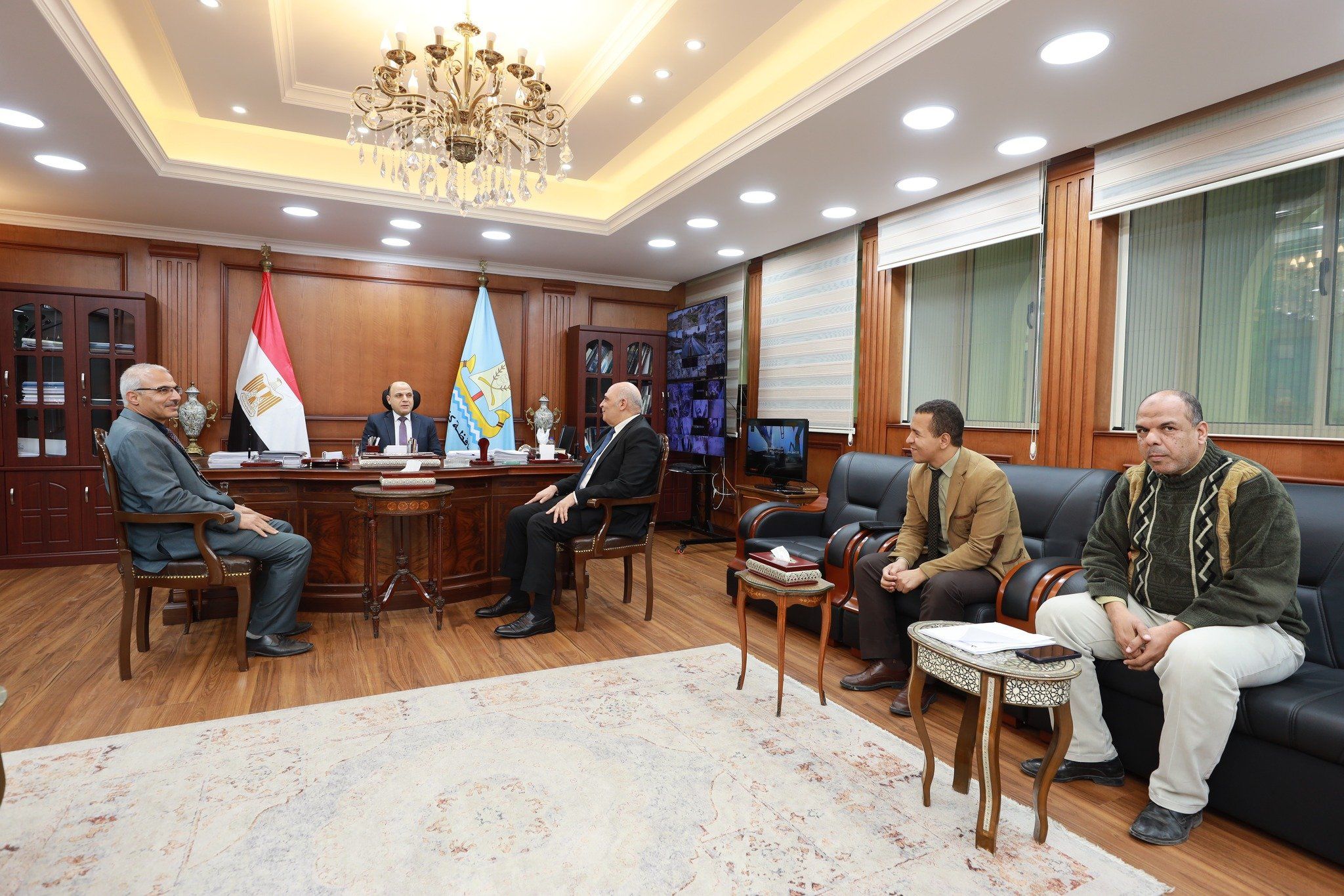 محافظ كفرالشيخ يناقش موقف تنفيذ مشروعات الخطة الاستثمارية محافظ كفرالشيخ يناقش موقف تنفيذ مشروعات الخطة الاستثمارية