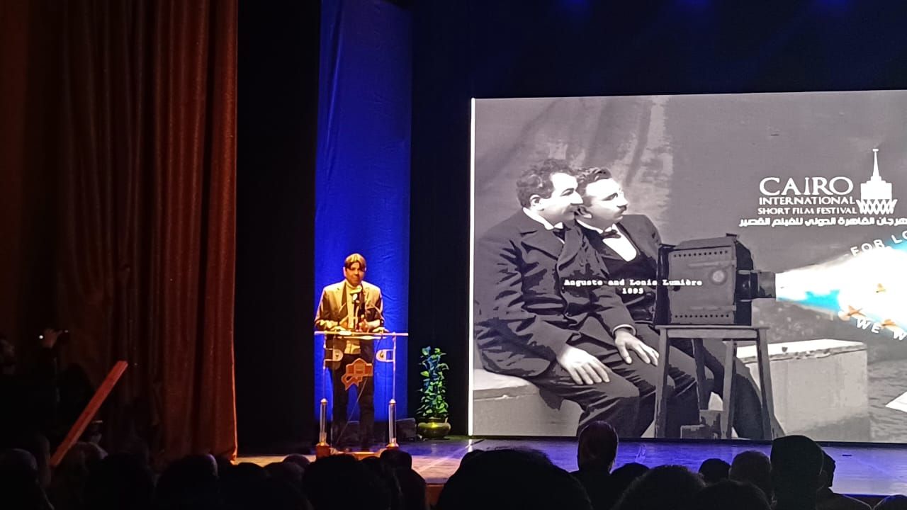 رئيس مهرجان القاهرة للفيلم القصير (2) رئيس مهرجان القاهرة للفيلم القصير (2)