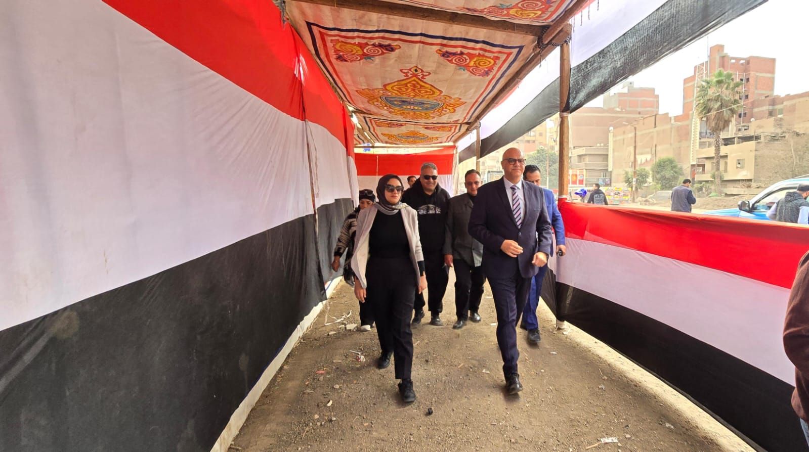 جانب من جولة المحافظ (1) جانب من جولة المحافظ (1)