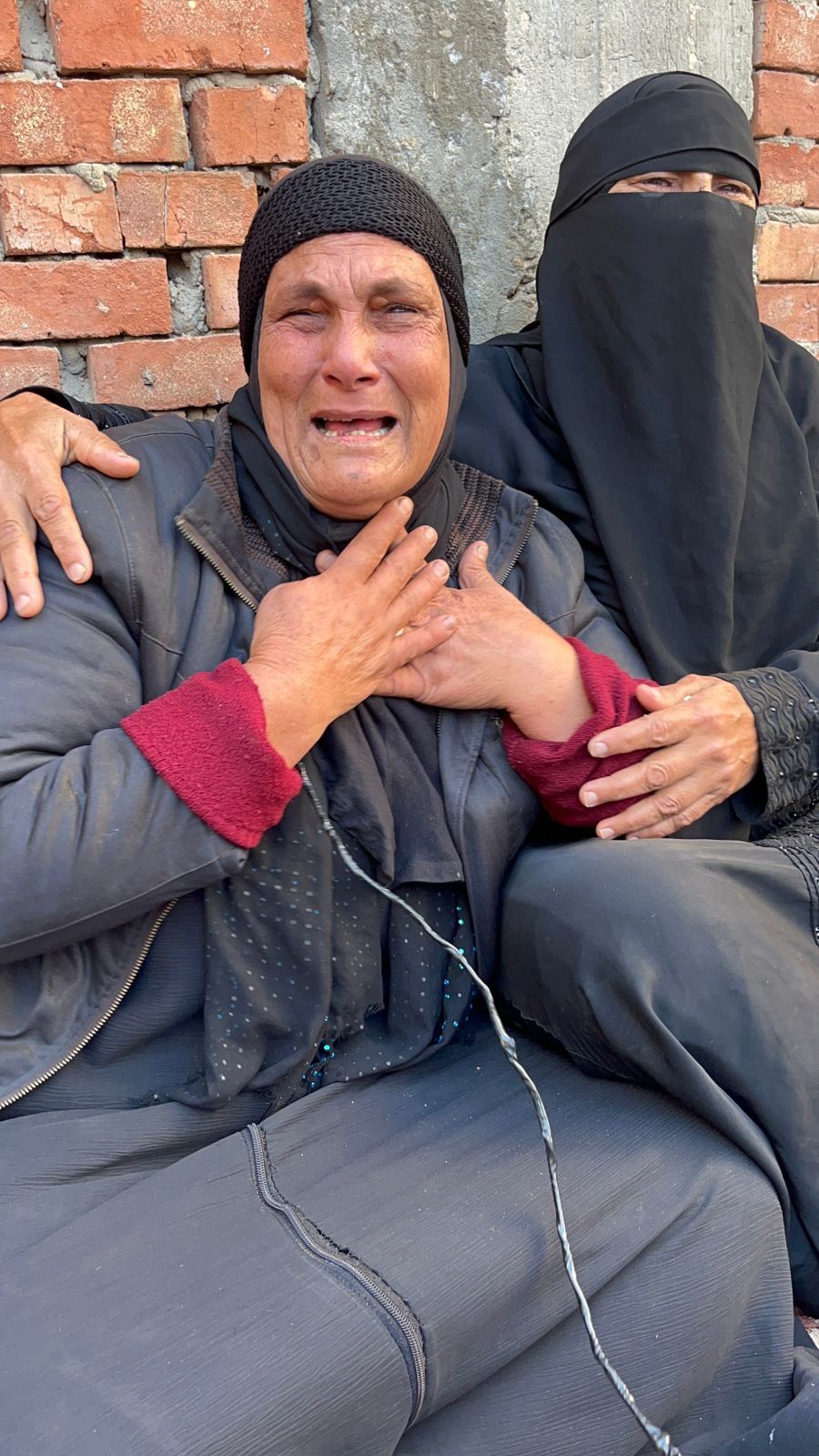 جدة الطفلة باكية كانت تنفق عليه جدة الطفلة باكية كانت تنفق عليه