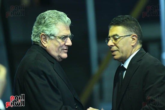 الكاتب الصحفى عماد الدين حسين يتلقى واجب العزاء الكاتب الصحفى عماد الدين حسين يتلقى واجب العزاء