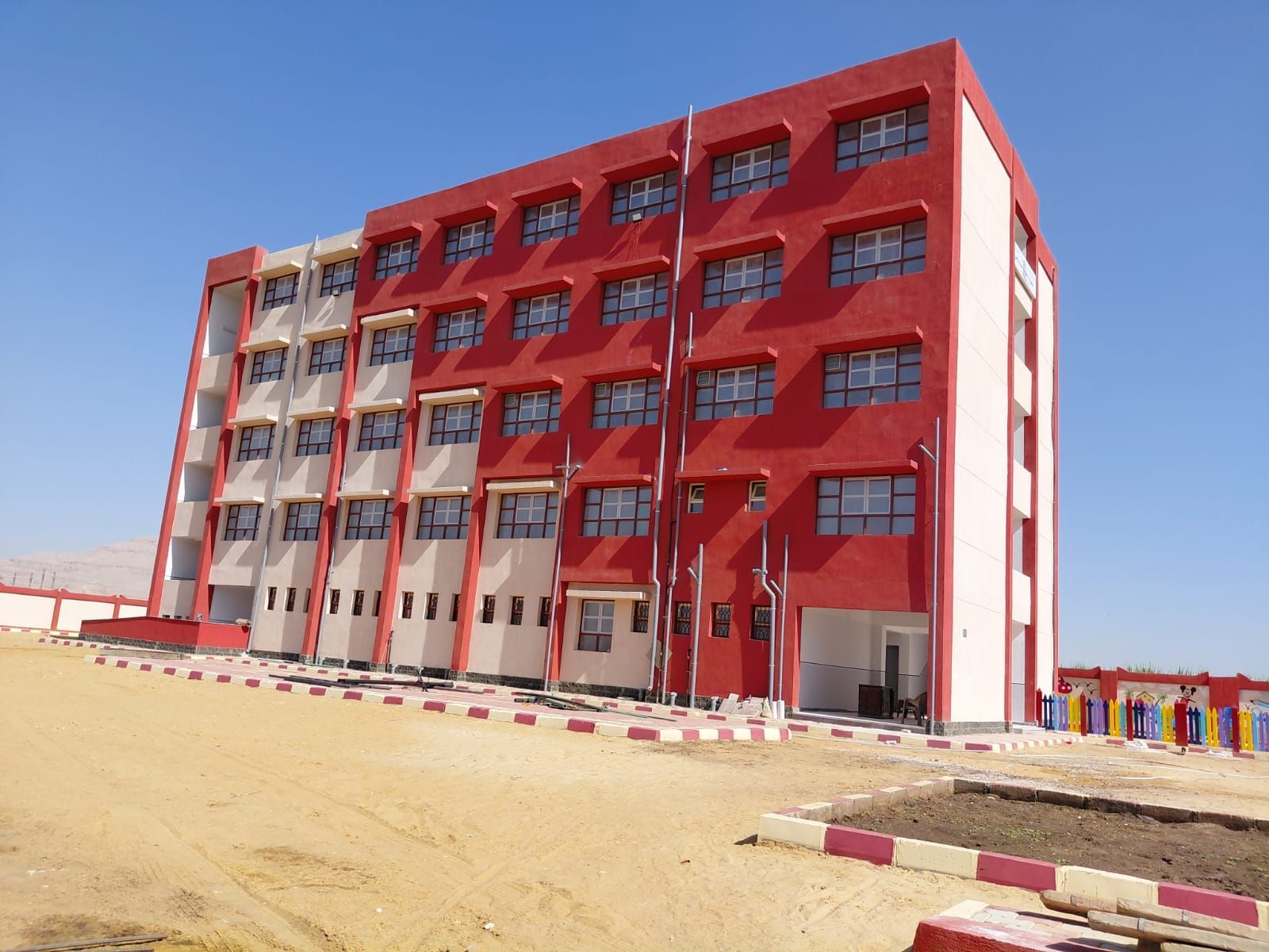 إنهاء 23 مدرسة بإجمالى 377 فصل مدرسى وصيانة وتأهيل 58 مدرسة بالأقصر إنهاء 23 مدرسة بإجمالى 377 فصل مدرسى وصيانة وتأهيل 58 مدرسة بالأقصر