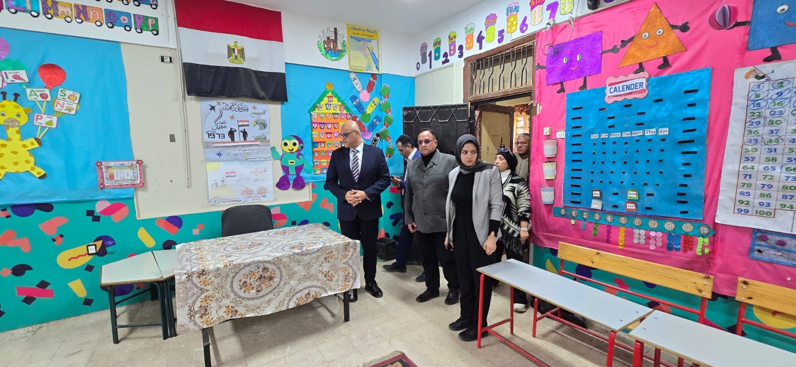 جانب من جولة المحافظ (2) جانب من جولة المحافظ (2)