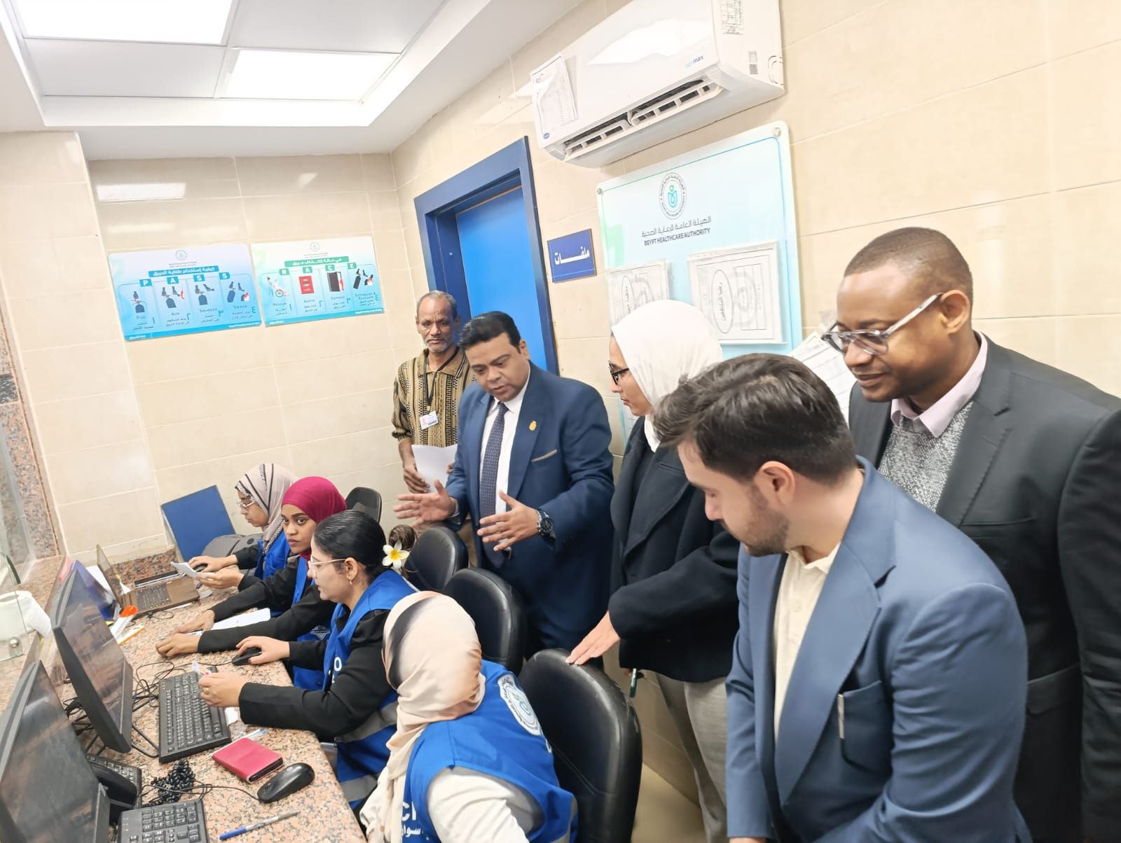 فريق العمل فريق العمل